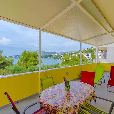 Baturina Apartment Trogir